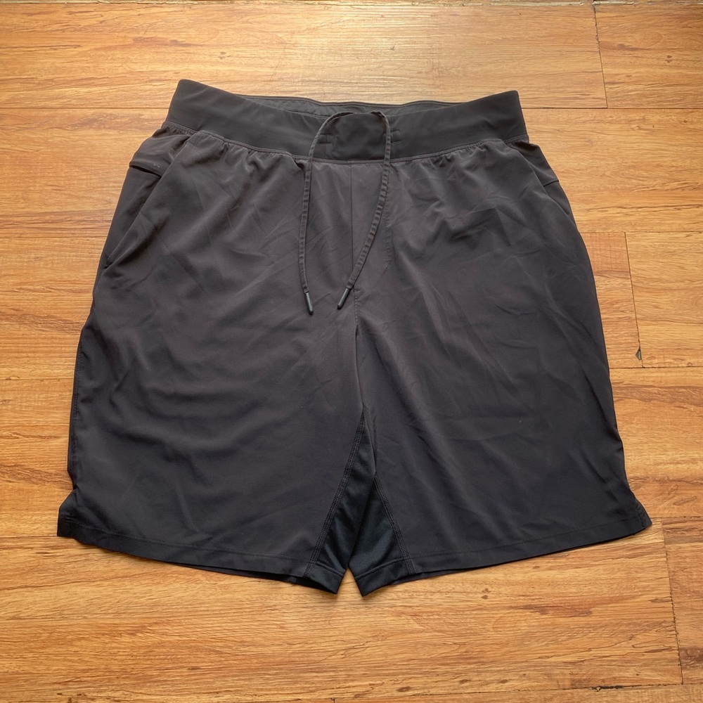 lululemon athletica THE Shorts 9" - Picture 2 of 4